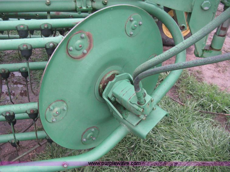 image for item E3399 John Deere 700 folding rake