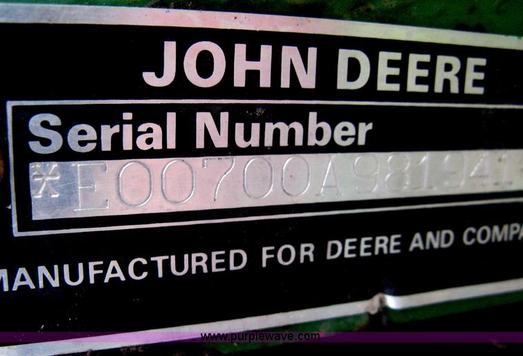 image for item E3399 John Deere 700 folding rake