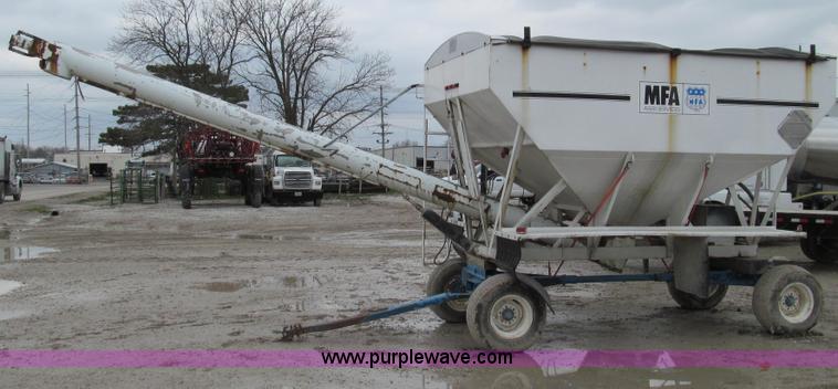 image for item E3874 Willmar 10 ton tender bed