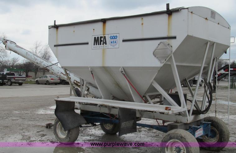 image for item E3874 Willmar 10 ton tender bed