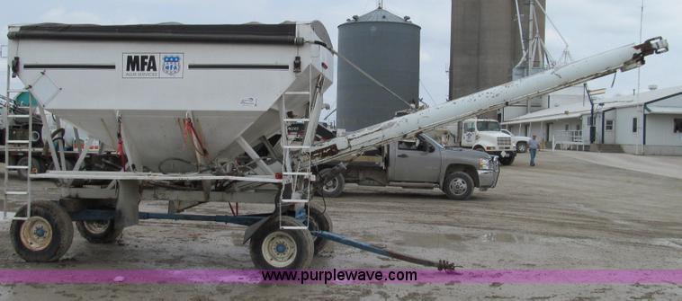 image for item E3874 Willmar 10 ton tender bed