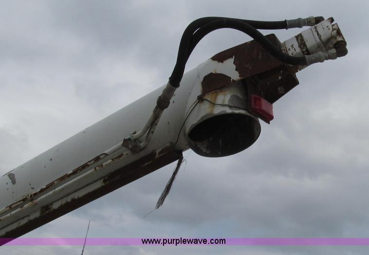 image for item E3874 Willmar 10 ton tender bed