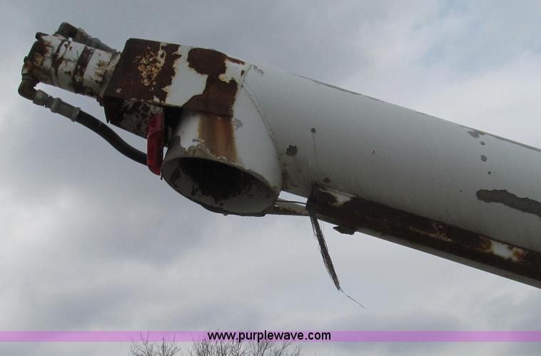 image for item E3874 Willmar 10 ton tender bed