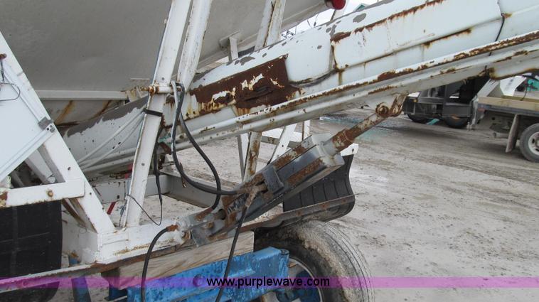 image for item E3874 Willmar 10 ton tender bed