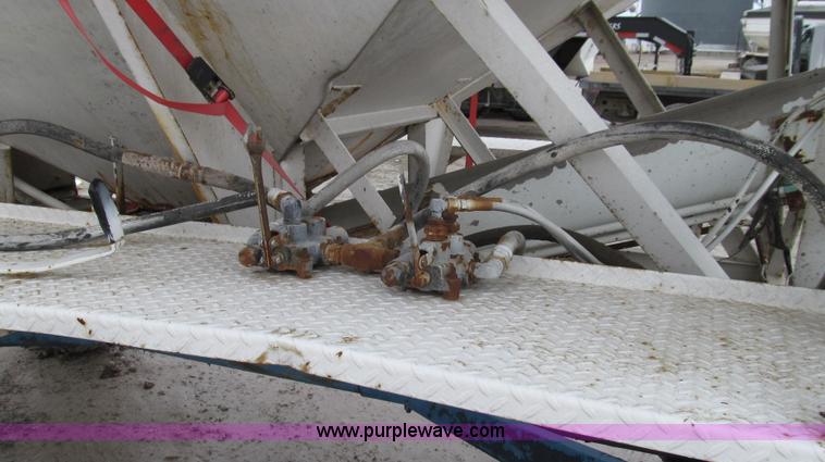 image for item E3874 Willmar 10 ton tender bed