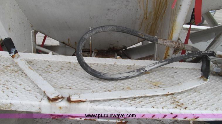 image for item E3874 Willmar 10 ton tender bed