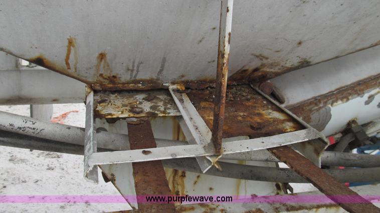 image for item E3874 Willmar 10 ton tender bed