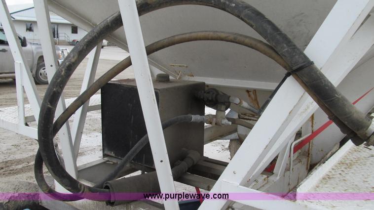 image for item E3874 Willmar 10 ton tender bed