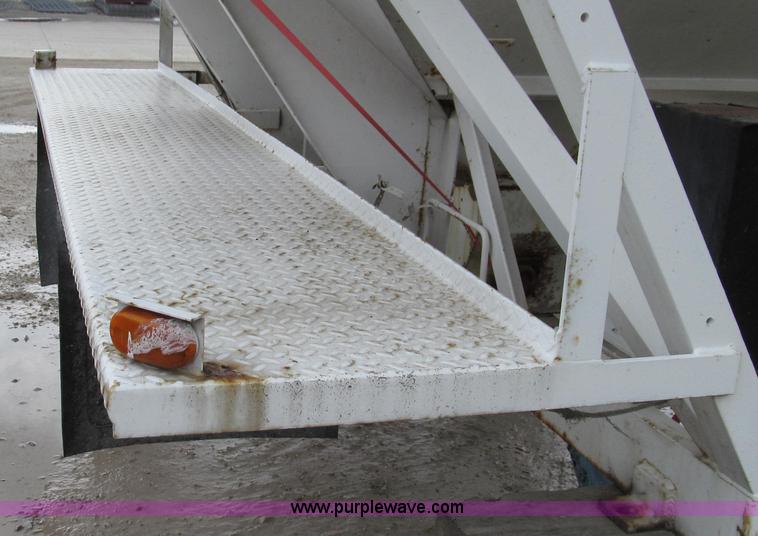 image for item E3874 Willmar 10 ton tender bed