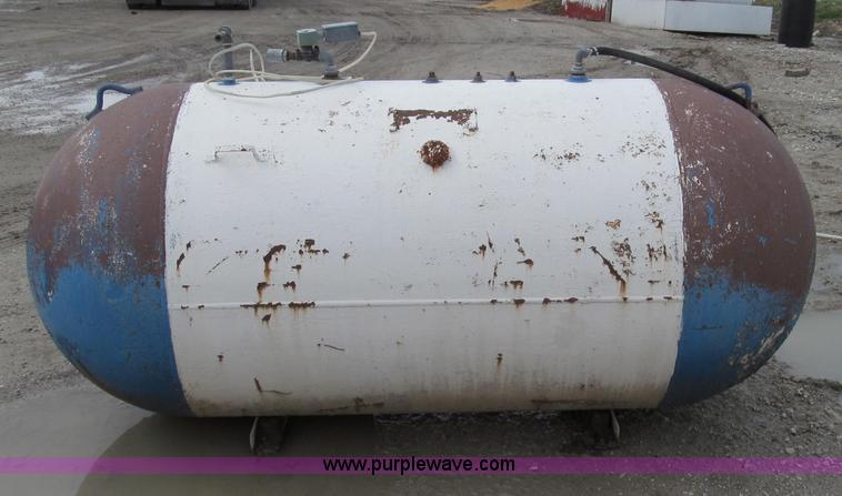 image for item E3875 500 gallon shop built air tank