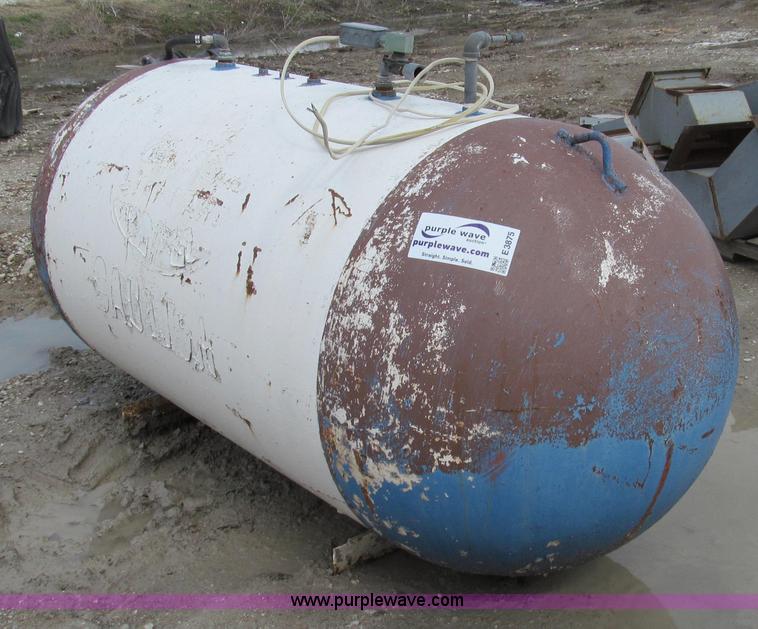 image for item E3875 500 gallon shop built air tank