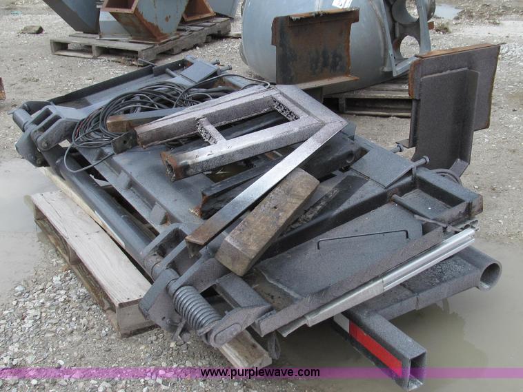 image for item E3877 MBB Interlift truck end gate lift