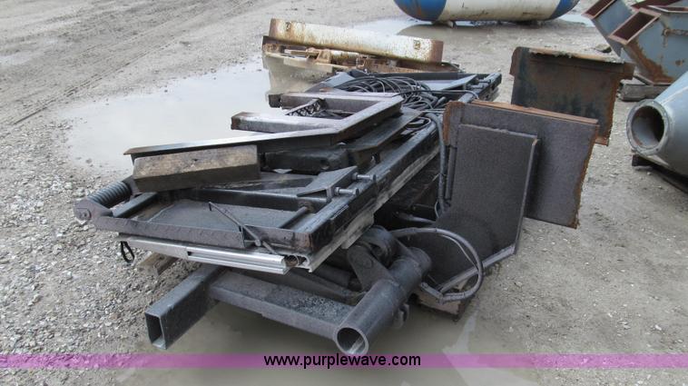 image for item E3877 MBB Interlift truck end gate lift