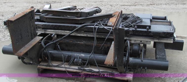 image for item E3877 MBB Interlift truck end gate lift