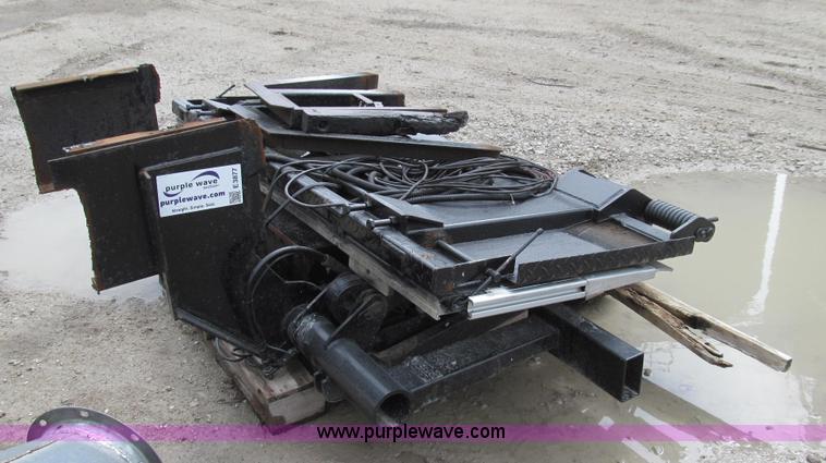 image for item E3877 MBB Interlift truck end gate lift