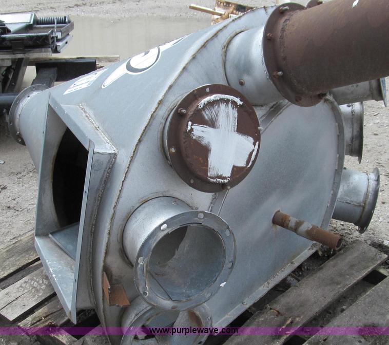 image for item E3878 Cremer eight hole flatback distributor