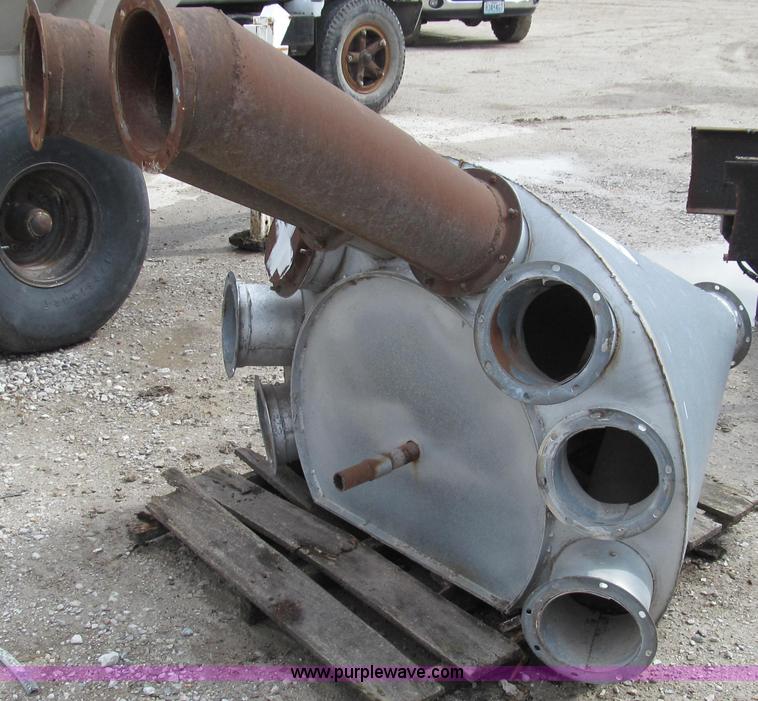 image for item E3878 Cremer eight hole flatback distributor