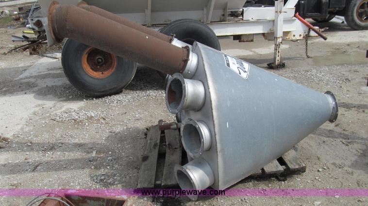 image for item E3878 Cremer eight hole flatback distributor