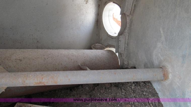 image for item E3878 Cremer eight hole flatback distributor