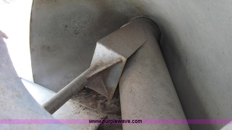 image for item E3878 Cremer eight hole flatback distributor