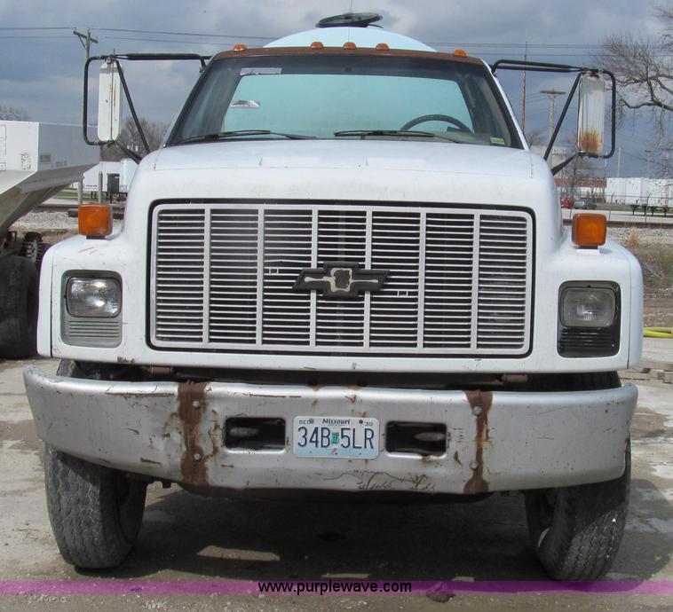 image for item E3879 1990 Chevrolet Kodiak 3500 HD water truck