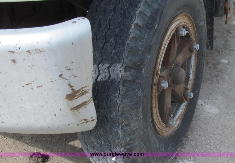 image for item E3879 1990 Chevrolet Kodiak 3500 HD water truck