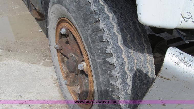 image for item E3879 1990 Chevrolet Kodiak 3500 HD water truck