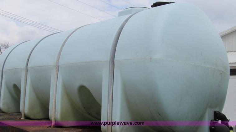 image for item E3879 1990 Chevrolet Kodiak 3500 HD water truck