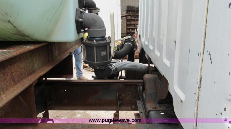 image for item E3879 1990 Chevrolet Kodiak 3500 HD water truck