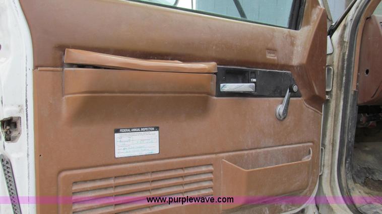 image for item E3879 1990 Chevrolet Kodiak 3500 HD water truck