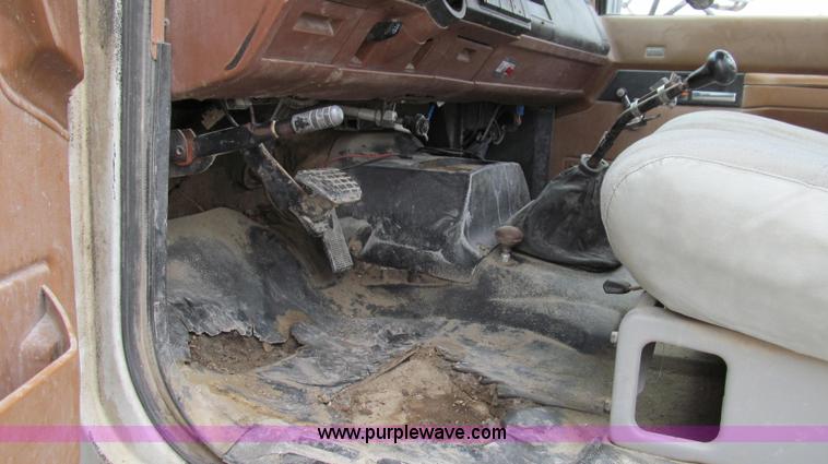 image for item E3879 1990 Chevrolet Kodiak 3500 HD water truck