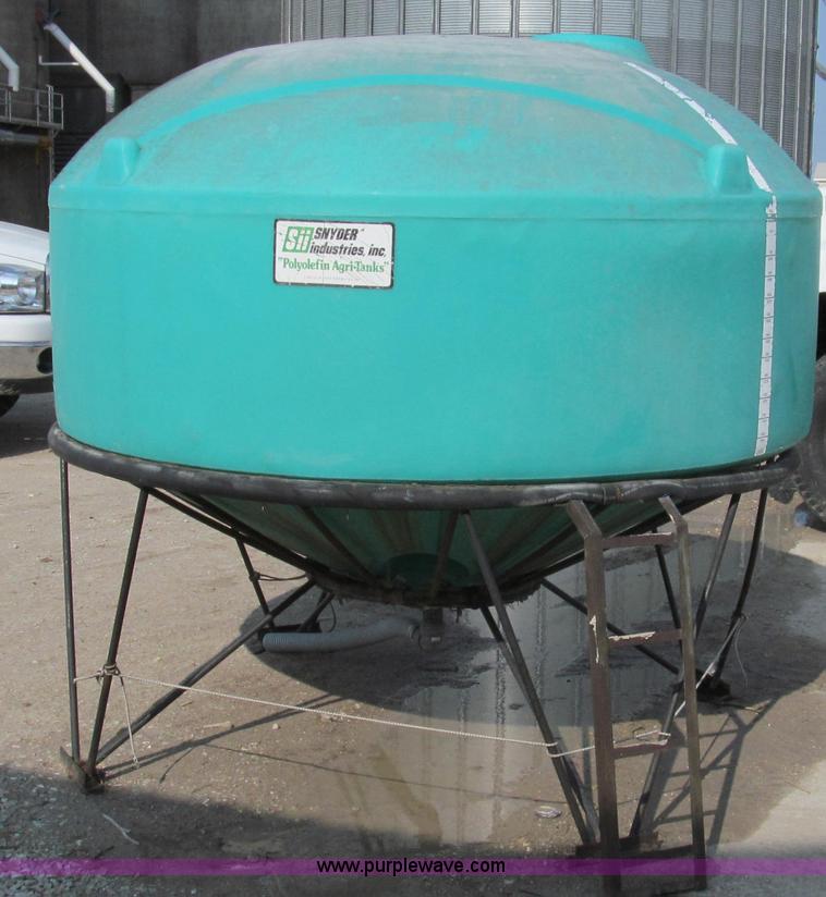image for item E3880 Snyder 1,000 gallon cone bottom poly tank