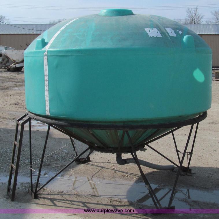 image for item E3880 Snyder 1,000 gallon cone bottom poly tank