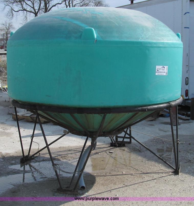 image for item E3880 Snyder 1,000 gallon cone bottom poly tank