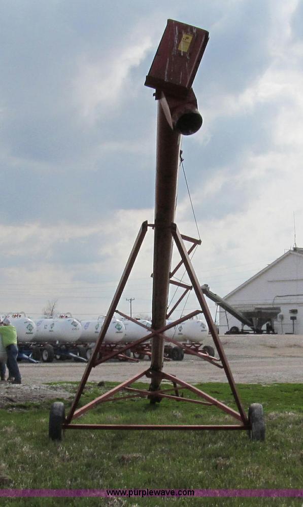 image for item E3882 Sudenga 55' portable 8" grain auger