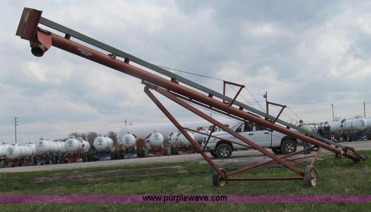image for item E3882 Sudenga 55' portable 8" grain auger