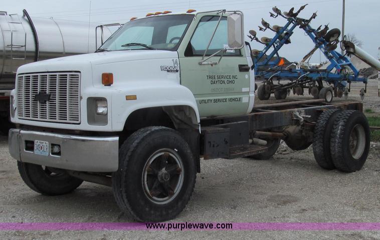 image for item E3884 1996 Chevrolet Kodiak cab and chassis