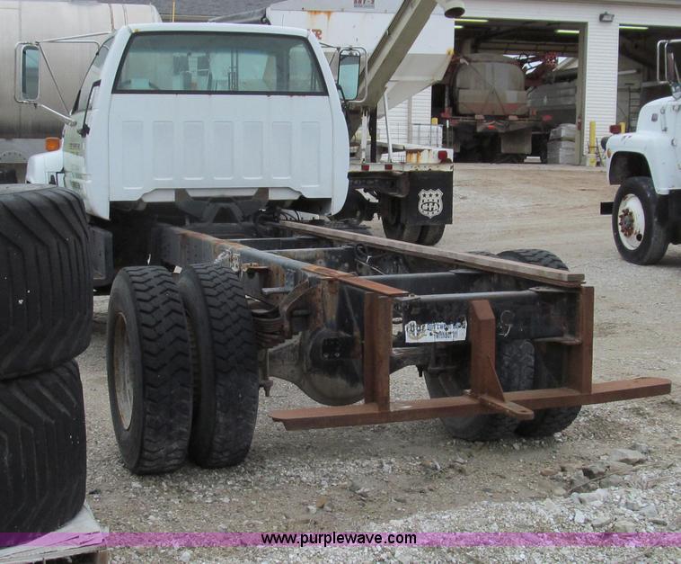 image for item E3884 1996 Chevrolet Kodiak cab and chassis