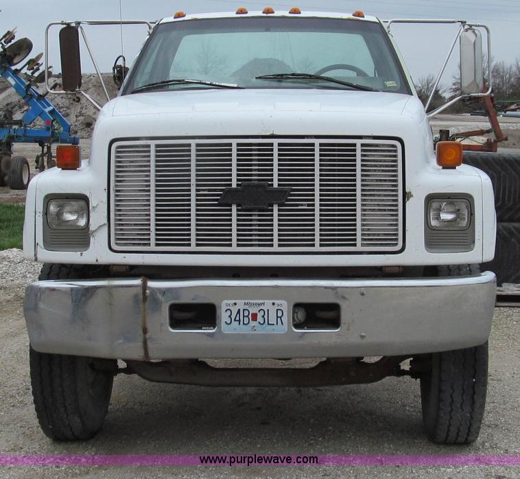 image for item E3884 1996 Chevrolet Kodiak cab and chassis