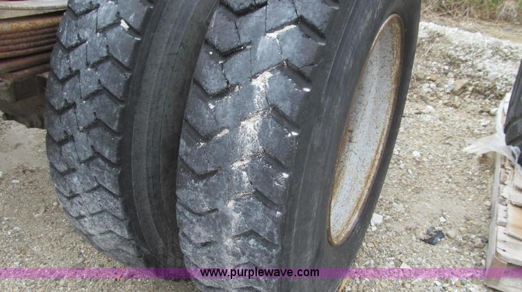 image for item E3884 1996 Chevrolet Kodiak cab and chassis