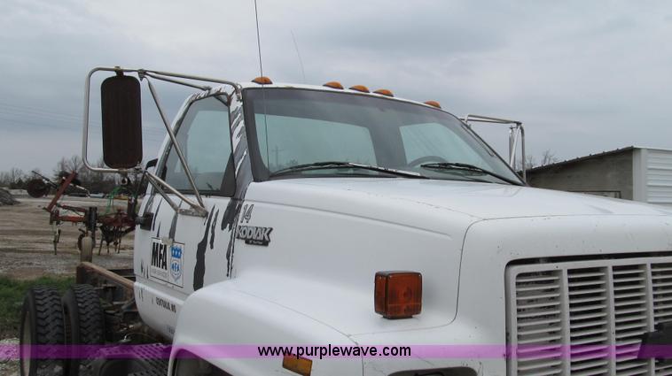 image for item E3884 1996 Chevrolet Kodiak cab and chassis