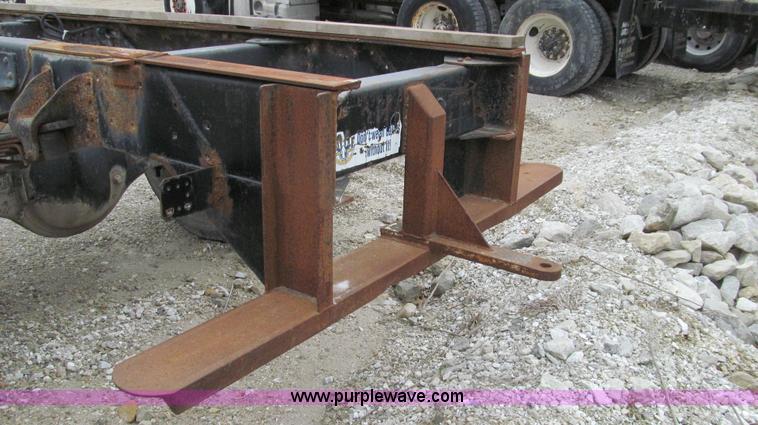 image for item E3884 1996 Chevrolet Kodiak cab and chassis