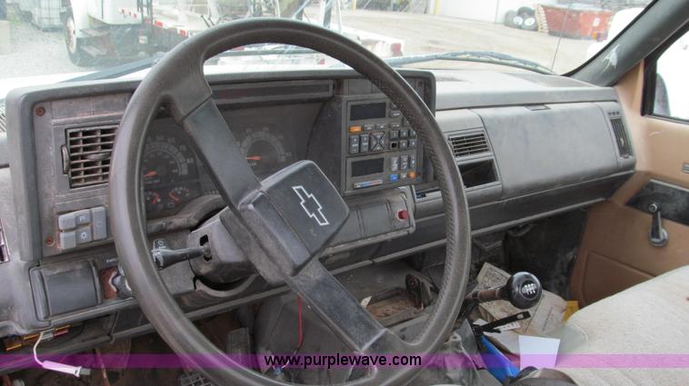 image for item E3884 1996 Chevrolet Kodiak cab and chassis
