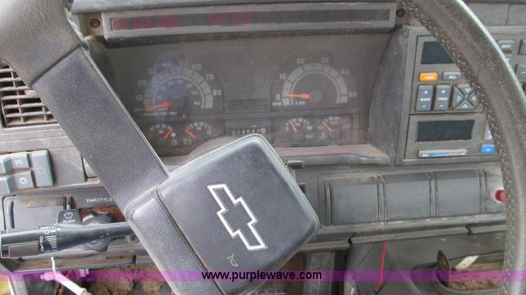 image for item E3884 1996 Chevrolet Kodiak cab and chassis