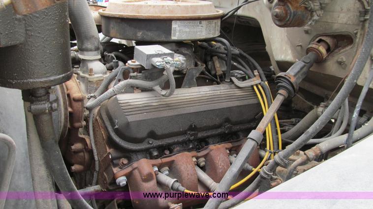 image for item E3884 1996 Chevrolet Kodiak cab and chassis