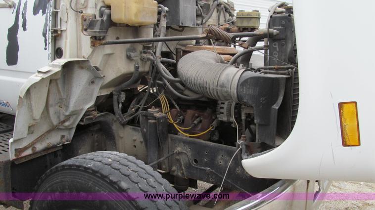 image for item E3884 1996 Chevrolet Kodiak cab and chassis