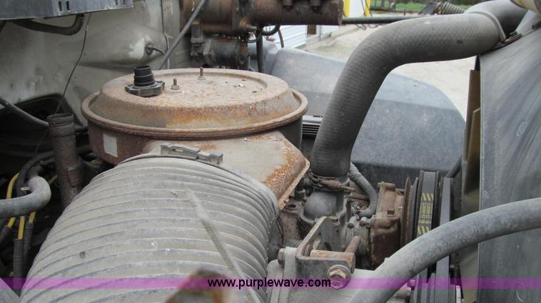 image for item E3884 1996 Chevrolet Kodiak cab and chassis