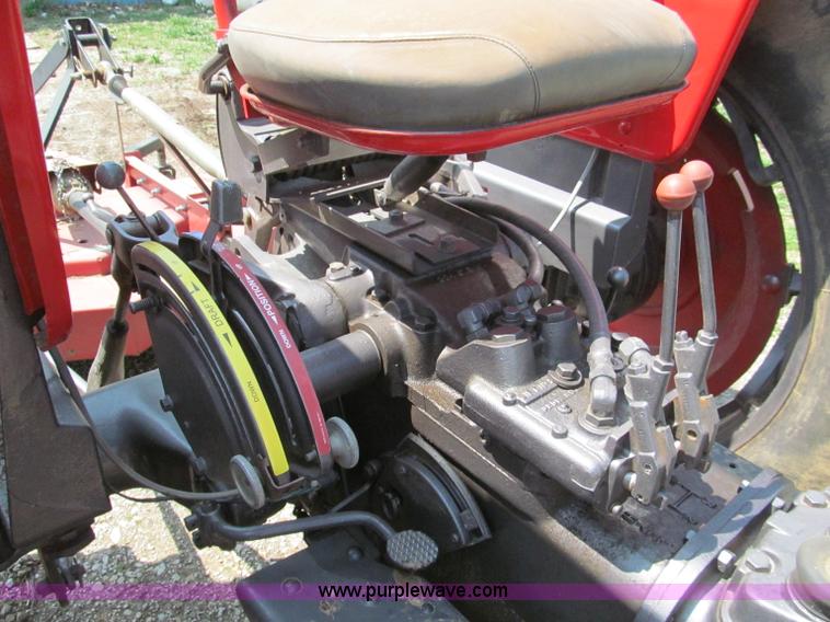 image for item E5983 Massey-Ferguson 165 tractor