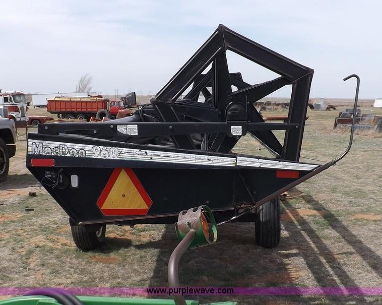 image for item F6494 MacDon 960 36' rigid header