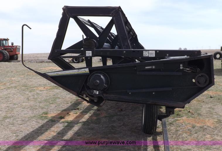 image for item F6494 MacDon 960 36' rigid header